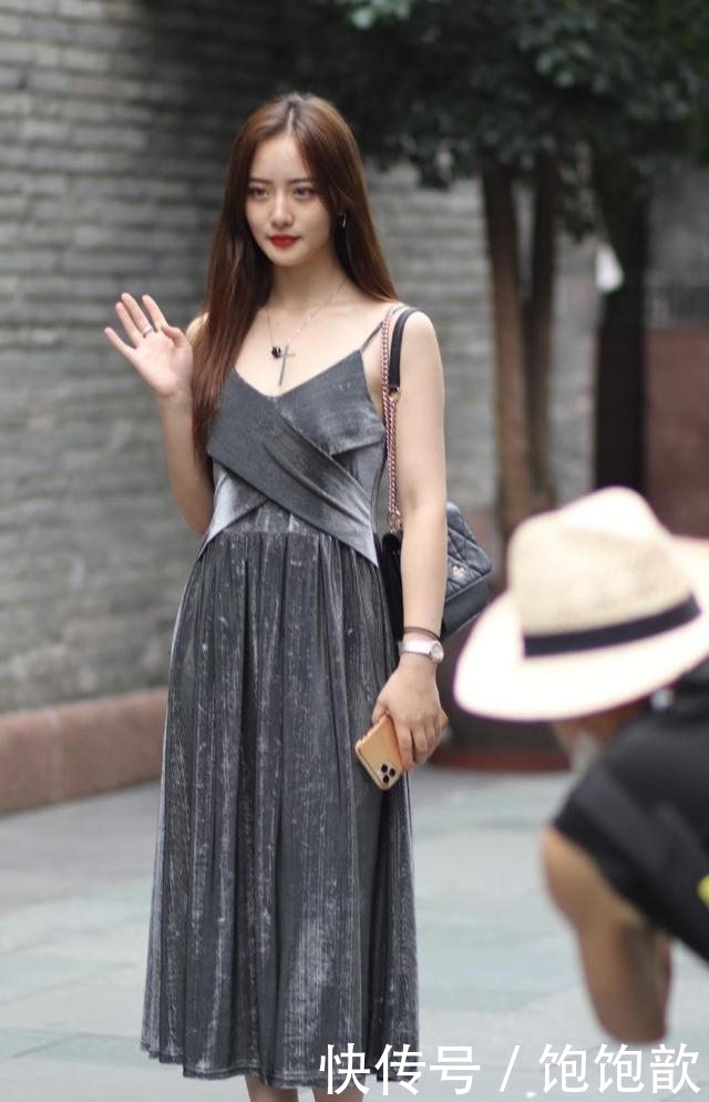  清爽|初秋选择裙装穿搭，让你尽享清爽，轻松展现出自信大方的美