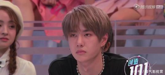 表情|《创造101》吴宣仪模仿杨幂唱歌被剪,导师听完一脸懵