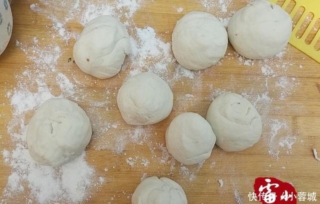 好吃|这饼又香又糯,在锅边就吃掉3个,比南瓜饼好吃太多!