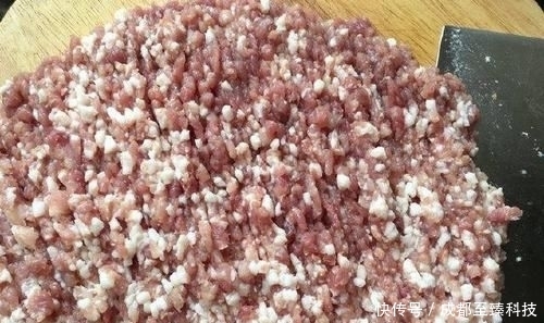  狮子头|教你做狮子头，注意几点才能肥而不腻，入口即化肉香汤鲜