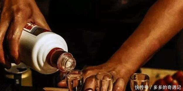 品质|3大口感好白酒排行榜,第一名不是茅台,反驳无用,喝过的已老了