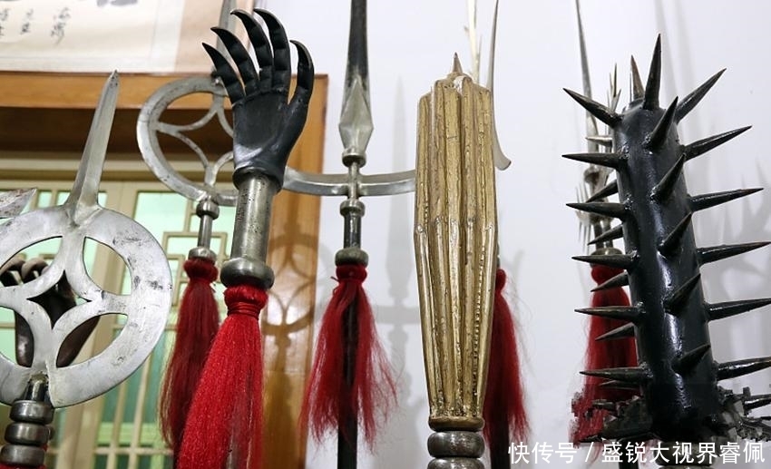 几件兵器|欧亚冷兵器大决斗: 中国猛将兵器在此, 那些轻量级兵器谁敢动?