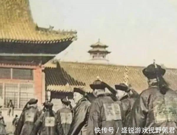 晚清|罕见晚清老照片:大臣排队上早朝,格格承包晚清最高颜值