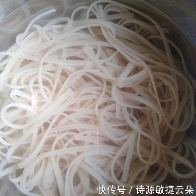 肉酱|肉酱意面,酱汁浓郁,面条劲道