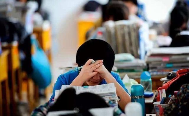 人性|初三男孩中考后纵火烧房跳楼身亡:是人性脆弱还是现实残酷?