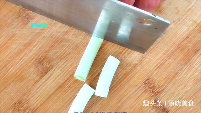  好吃|懒人面条新吃法，比蒸的好吃，比炒的简单，快速出锅，全家都爱吃