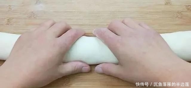  不吃|这个“饼”3天不吃就想的慌，金黄酥脆，又香又解馋，做法超简单