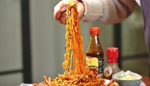 网红|4款颜值很高,味道却一般的网红零食,吃过的都大呼上当,你呢