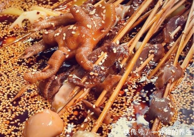 香辣|川味名菜红油钵钵鸡,像吃串串一样,成品红润香辣入味,吃上瘾