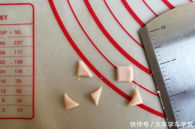 粉色面团|详细教你做出抖音里很火的母子猪馒头,让你新年红遍朋友圈!