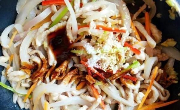 味道|洋葱炒肉丝,简单易学,一款熟悉的家常菜,有家的味道