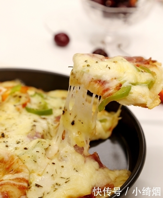 平底锅|平底锅怎么做披萨?不用揉面一次成功,几分钟就出锅,比买的还香