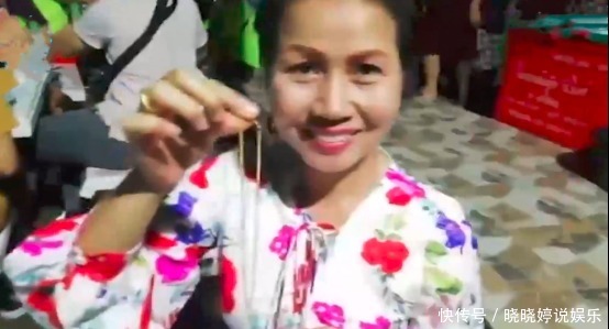 泰国|泰国一女子中2000万大奖，租滑翔机给朋友撒钱，有钱人的世界我不懂