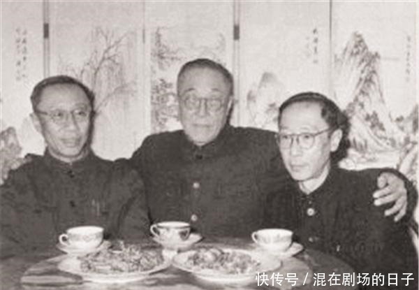 不靠|末代皇帝溥仪的皇叔，宁愿摆摊也不靠日本人，最后结局如何