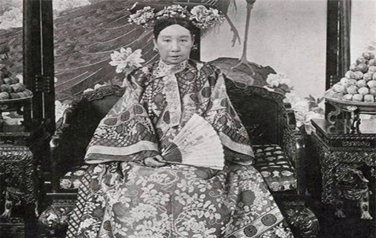 慈禧|李莲英表姐曾是慈禧贴身侍女,80岁说出慈禧死因,太医都不敢说