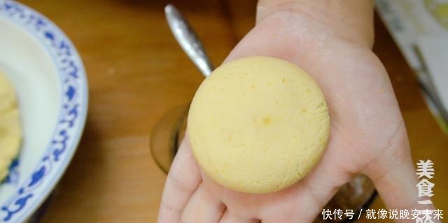 地瓜叶|红薯花样吃法,蒸煮炸炖都不如这样煎着吃,夹心流糖怎么都吃不够