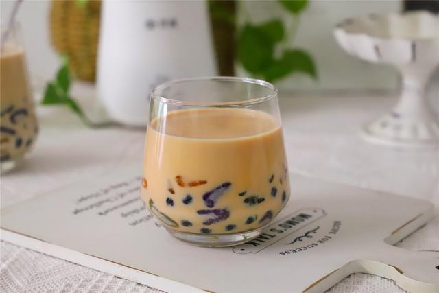 好喝|想喝奶茶不用买,简单3步在家就能做,醇香丝滑无添加,解渴好喝