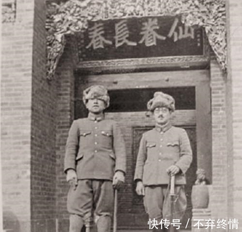 日军|老照片:民国政府官员集体和希特勒合影,日军在阎锡山老宅前留影