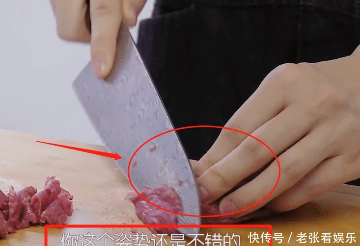  切菜|赵丽颖上节目第一次切菜，镜头特写到她的手，我却在关注她的指甲