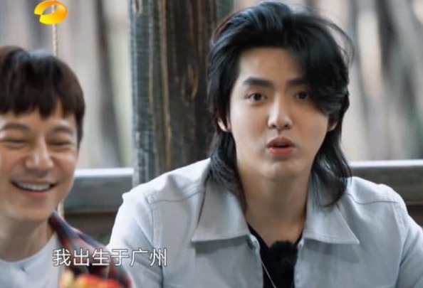 国籍|吴亦凡求生欲很强,上节目征婚介绍自己时,硬是把国籍改成出生地