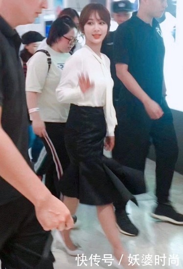 配上|杨紫为证没长胖,穿短裤现身机场,网友:终于信了她只有80斤