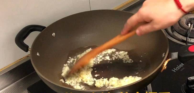  五花肉|豆角和五花肉超级好吃的新做法，下酒又下饭，一大盘子都吃光了