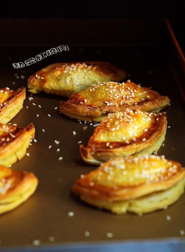  用料|不用黄油不用开酥，用它做的点心外酥里嫩层次多，用料简单零难度