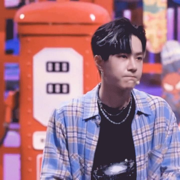  王一|《街舞3》王一博大秀几经波折，改哭编舞师，舞台最终呈现炸翻全场