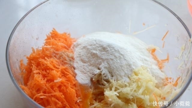 炸丸子|炸丸子总是硬?按照此配方,炸出来更酥脆