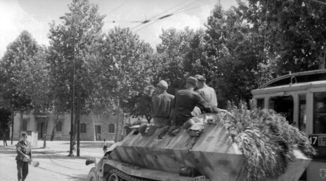 德军|德军丢失的首个本土城市，美军重兵围攻浴血厮杀，血腥的亚琛战役