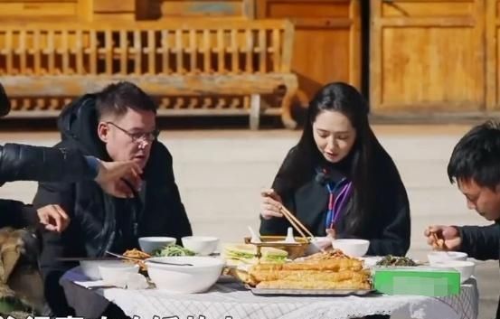 爸爸|郭碧婷爸爸做了一桌菜,朋友们却被郭碧婷随手做的一道美食吸引了