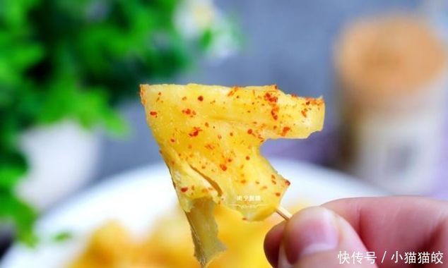 买完|买完菠萝回来这么吃,更加香甜可口,赶紧学起来