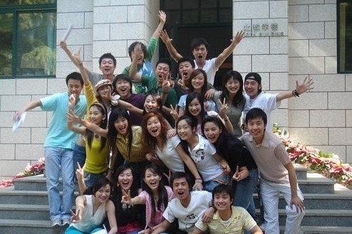 父亲|“一指禅女王”陨落记