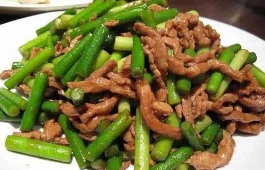 过程当中|60岁大厨甭管炒啥肉,下锅前只需多加这1步,汁香肉嫩还不塞牙