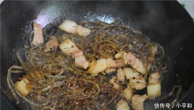 大白菜|冬天, 这菜人人爱, 2块钱一大碗, 每天炖一锅, 百吃不厌