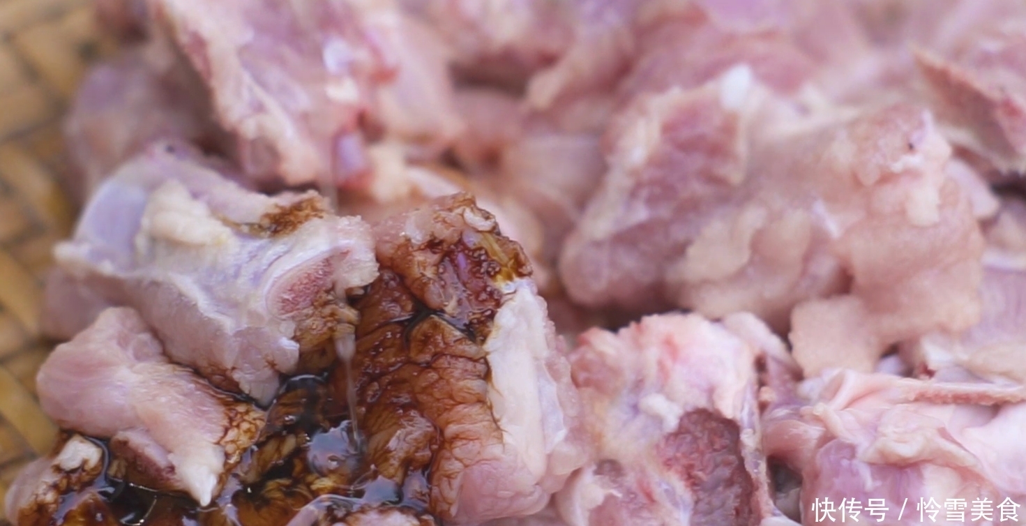 好吃|教你粉蒸排骨的家常做法,排骨软烂入味,别有风味,好吃到舔手指