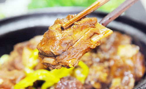 猫腻|看到这3种排骨,再便宜也别买,里面猫腻多,就连肉铺老板都不吃