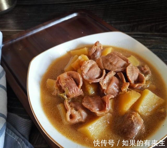 土豆|鸡胗炖土豆,太下饭了,好吃到汤都不剩