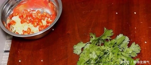  腌制|酒店里的拍黄瓜为什么那么好吃呢?秘诀全在这里了,做法极其简单