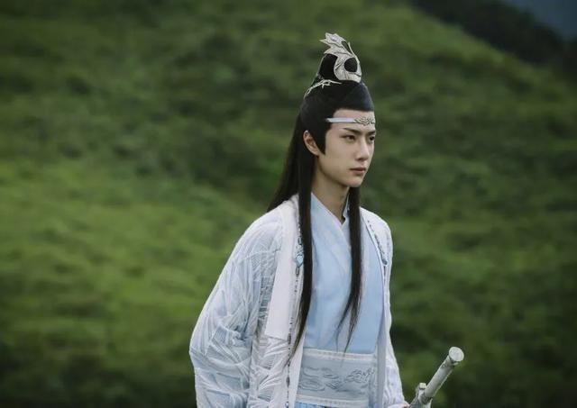  到底|“乐华太子爷”王一博的体面背后，到底有多少心酸和狼狈