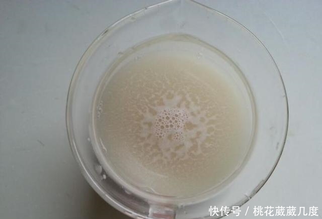 秘诀|蒸馒头的小秘诀，别只放酵母，放1种调味品，5分发满盆更香软