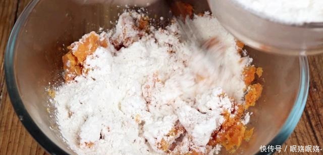 做成|红薯别再蒸着吃,做成红薯丸子,香甜软糯,一口一个超过瘾