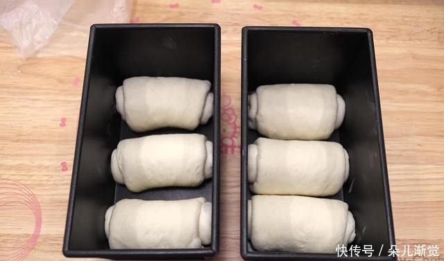 吐司|做两个超柔软的吐司,低糖少油,手撕切片都特棒,方子值得收藏