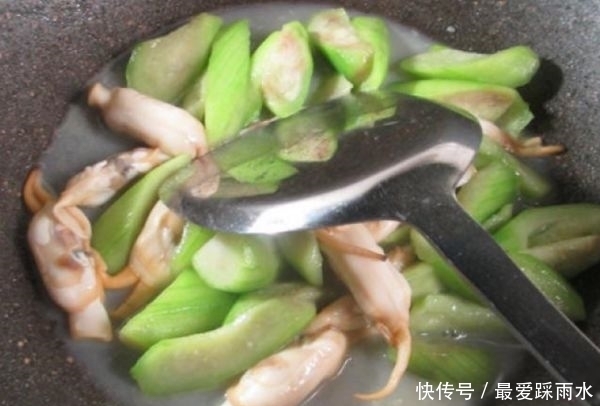 烹饪步骤|三伏天，吃大鱼大肉不如他，每天炒一盘，清热解暑，安稳过夏天