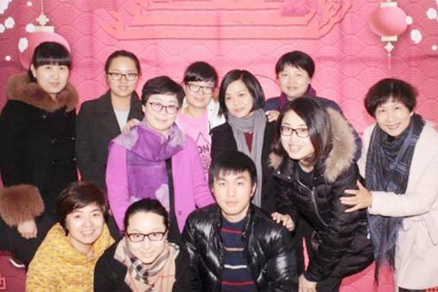 儿子|农村夫妻为要儿子，连生11个女儿，儿子上学结婚全靠女儿拿钱