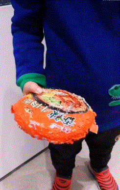 着迷|搞笑GIF:孩子她爹,你真是太着迷了