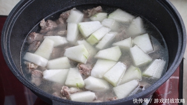  油腻|三伏天常喝这汤水，荤素搭配口感不油腻，营养丰富只长劲儿不长肉