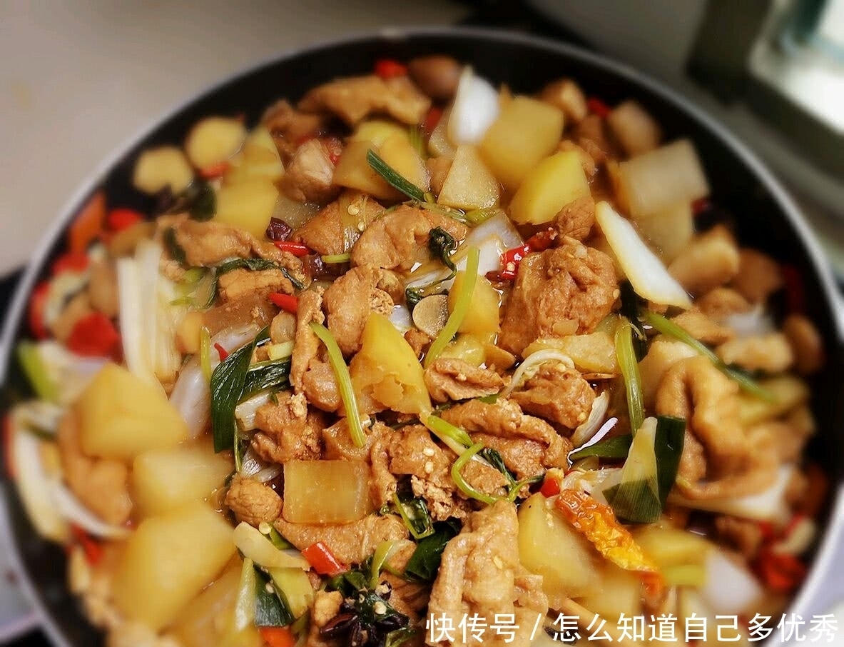 李鸿章|李鸿章请美国人吃中餐，吃到一半没菜了，发明一菜让外国人着迷