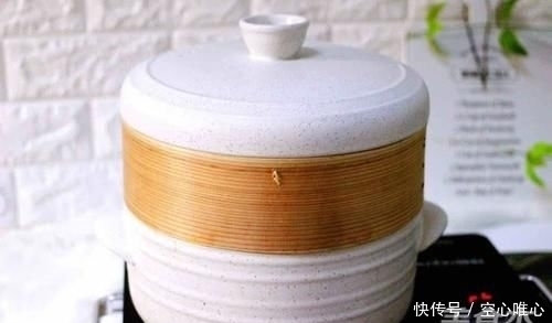 砂锅中|入夏后,可以试试这道菜,爽口不腻有嚼劲,年轻人必备的追剧神器