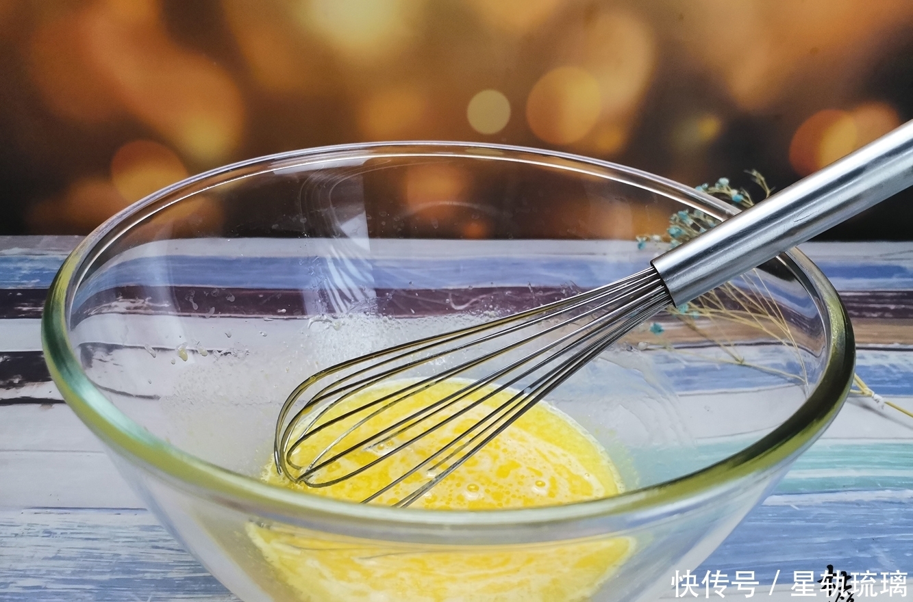 抹茶|质地如丝般柔软的中空戚风蛋糕,2种神秘食材加入,有爱才好吃